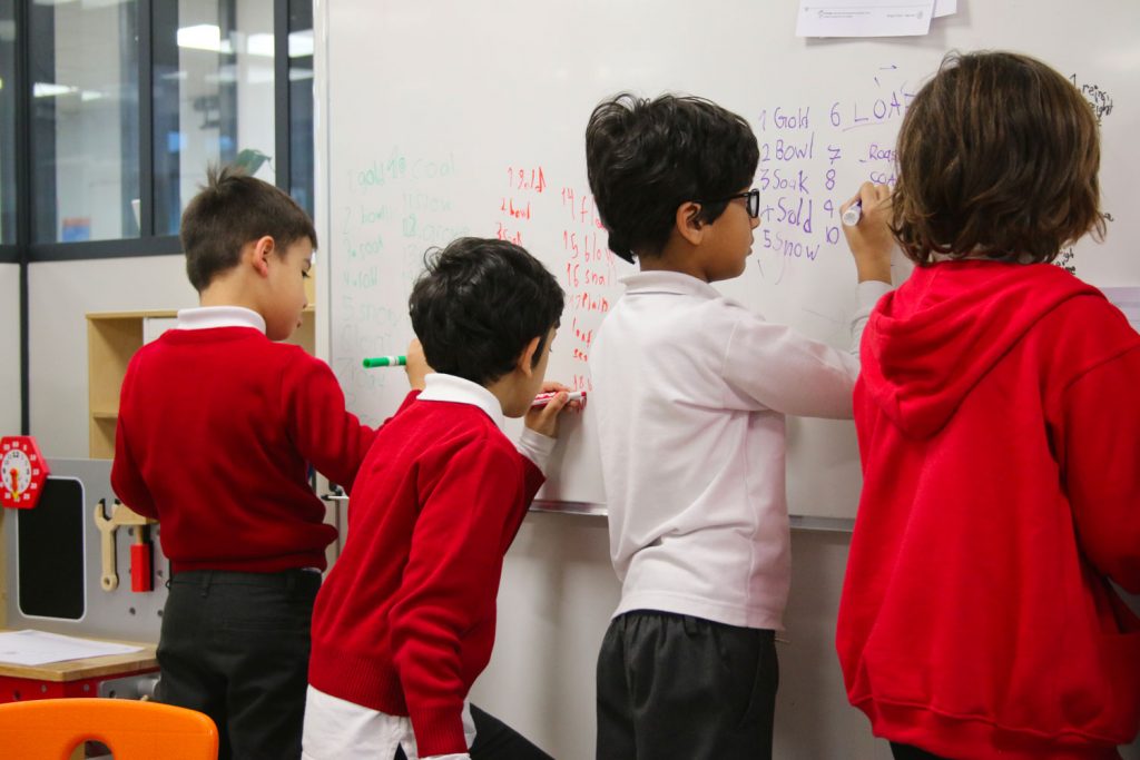 Canadian Bilingual School - Ecole Canadienne Bilingue - Students - Élèves